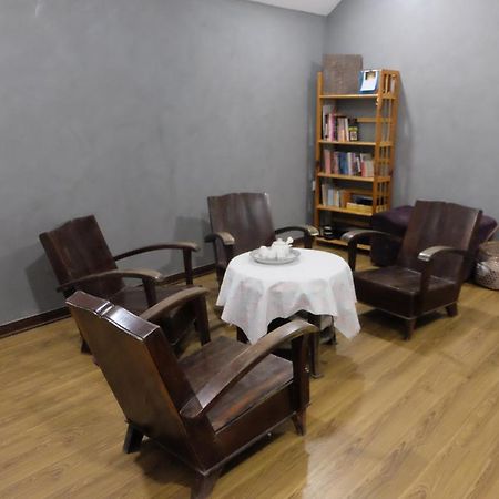 Apartament La Sen_Thu An_Phong Don Co Cua So Nhin Ra Ban Cong Thon An Hoa Zewnętrze zdjęcie
